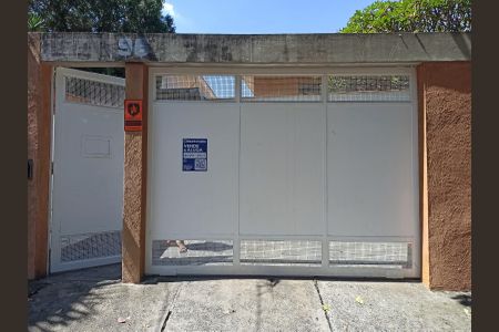 Casa para alugar com 380m², 3 quartos e 5 vagas Casa para alugar com 380m², 3 quartos e 5 vagasFachada