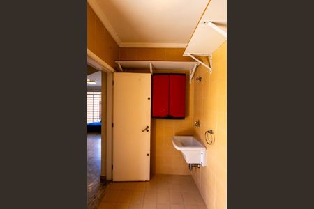 Casa para alugar com 380m², 3 quartos e 5 vagas Casa para alugar com 380m², 3 quartos e 5 vagasÁrea de Serviço 2