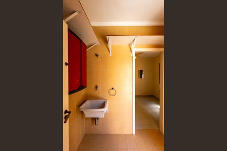 Casa para alugar com 380m², 3 quartos e 5 vagas Casa para alugar com 380m², 3 quartos e 5 vagasÁrea de Serviço 2