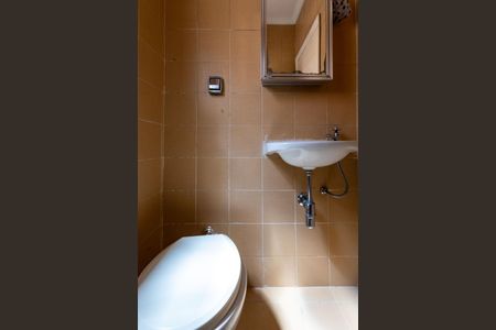 Casa para alugar com 380m², 3 quartos e 5 vagas Casa para alugar com 380m², 3 quartos e 5 vagasBanheiro de Serviço