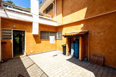 Casa para alugar com 380m², 3 quartos e 5 vagas Casa para alugar com 380m², 3 quartos e 5 vagasQuintal