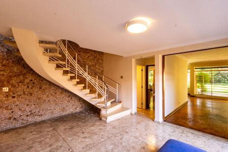 Casa para alugar com 380m², 3 quartos e 5 vagas Casa para alugar com 380m², 3 quartos e 5 vagasSala de Estar