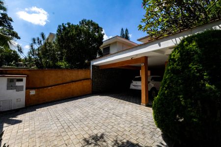 Casa para alugar com 380m², 3 quartos e 5 vagas Casa para alugar com 380m², 3 quartos e 5 vagasGaragem