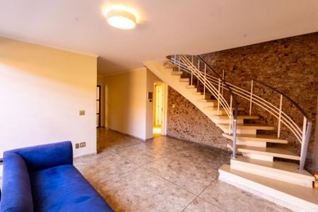 Casa para alugar com 380m², 3 quartos e 5 vagas Casa para alugar com 380m², 3 quartos e 5 vagasSala de Estar