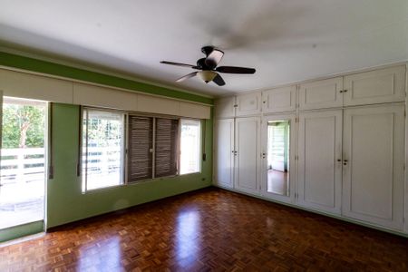 Casa para alugar com 380m², 3 quartos e 5 vagas Casa para alugar com 380m², 3 quartos e 5 vagasQuarto 1 Suíte