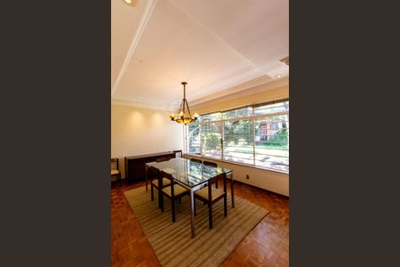 Casa para alugar com 380m², 3 quartos e 5 vagas Casa para alugar com 380m², 3 quartos e 5 vagasSala de jantar