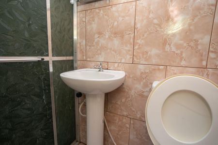 Casa à venda com 165m², 3 quartos e 1 vaga Casa à venda com 165m², 3 quartos e 1 vagaBanheiro da Suíte