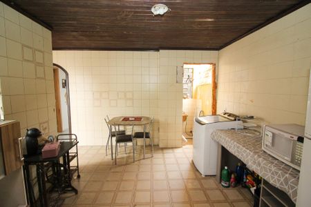 Casa à venda com 300m², 4 quartos e 2 vagas Casa à venda com 300m², 4 quartos e 2 vagasCozinha 2