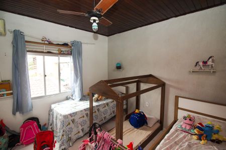 Casa à venda com 300m², 4 quartos e 2 vagas Casa à venda com 300m², 4 quartos e 2 vagasQuarto 2