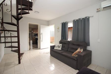 Casa à venda com 300m², 4 quartos e 2 vagas Casa à venda com 300m², 4 quartos e 2 vagasSala 2