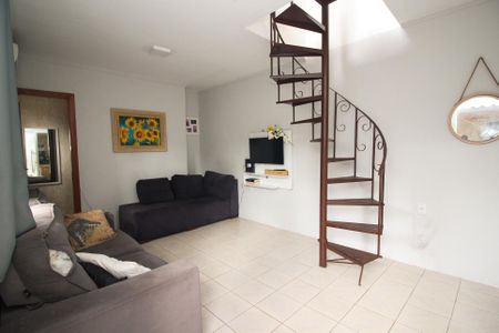 Casa à venda com 300m², 4 quartos e 2 vagas Casa à venda com 300m², 4 quartos e 2 vagasSala 2