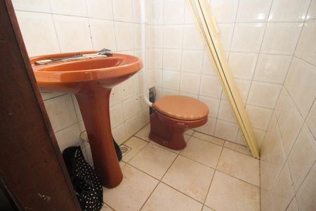 Casa à venda com 300m², 4 quartos e 2 vagas Casa à venda com 300m², 4 quartos e 2 vagasLavabo 1