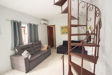 Casa à venda com 300m², 4 quartos e 2 vagas Casa à venda com 300m², 4 quartos e 2 vagasSala 2