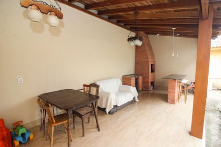 Casa à venda com 300m², 4 quartos e 2 vagas Casa à venda com 300m², 4 quartos e 2 vagasVaranda gourmet