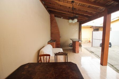 Casa à venda com 300m², 4 quartos e 2 vagas Casa à venda com 300m², 4 quartos e 2 vagasVaranda gourmet