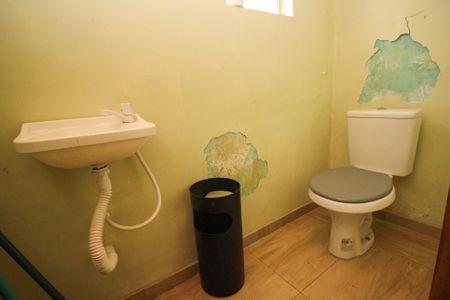 Casa à venda com 300m², 4 quartos e 2 vagas Casa à venda com 300m², 4 quartos e 2 vagasLavabo 2