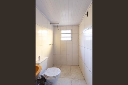 Casa à venda com 305m², 3 quartos e 2 vagas Casa à venda com 305m², 3 quartos e 2 vagasBanheiro