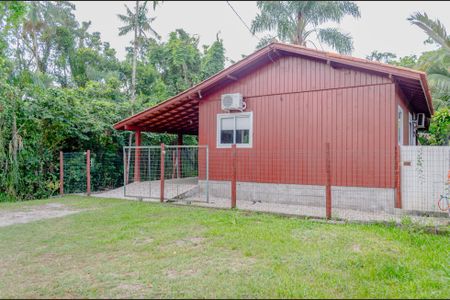 Casa para alugar com 90m², 2 quartos e 2 vagas Casa para alugar com 90m², 2 quartos e 2 vagasFachada