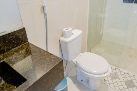 Casa para alugar com 90m², 2 quartos e 2 vagas Casa para alugar com 90m², 2 quartos e 2 vagasBanheiro