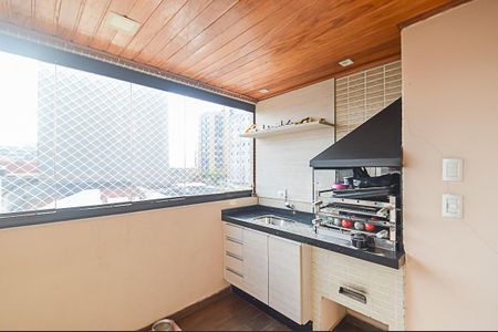 Apartamento à venda com 190m², 3 quartos e 3 vagas Apartamento à venda com 190m², 3 quartos e 3 vagasVaranda gourmet