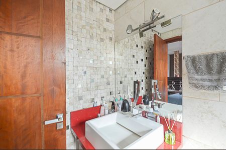 Apartamento à venda com 190m², 3 quartos e 3 vagas Apartamento à venda com 190m², 3 quartos e 3 vagasBanheiro da Suíte