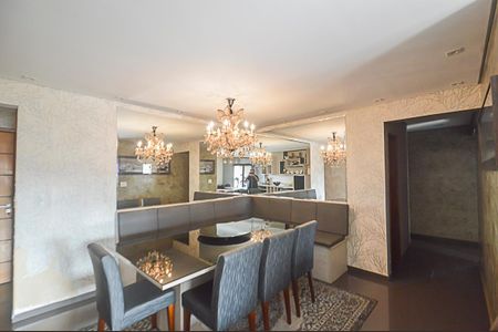 Apartamento à venda com 190m², 3 quartos e 3 vagas Apartamento à venda com 190m², 3 quartos e 3 vagasSala