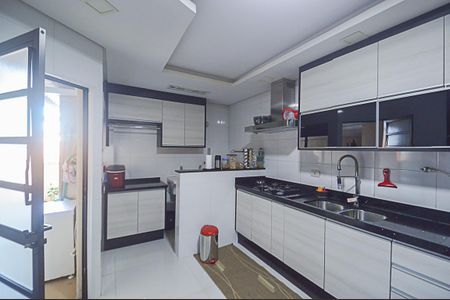 Apartamento à venda com 190m², 3 quartos e 3 vagas Apartamento à venda com 190m², 3 quartos e 3 vagasCozinha