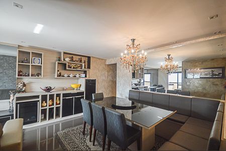 Apartamento à venda com 190m², 3 quartos e 3 vagas Apartamento à venda com 190m², 3 quartos e 3 vagasSala