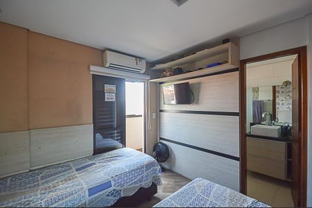 Apartamento à venda com 190m², 3 quartos e 3 vagas Apartamento à venda com 190m², 3 quartos e 3 vagasSuíte 2