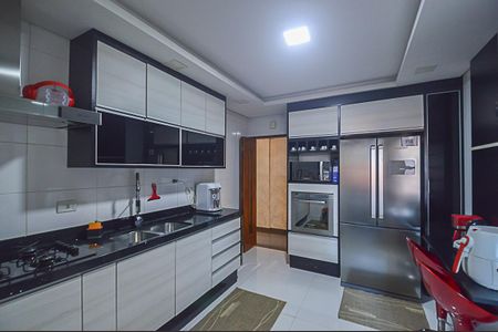 Apartamento à venda com 190m², 3 quartos e 3 vagas Apartamento à venda com 190m², 3 quartos e 3 vagasCozinha