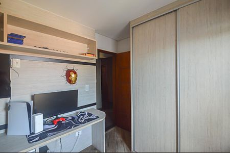 Apartamento à venda com 190m², 3 quartos e 3 vagas Apartamento à venda com 190m², 3 quartos e 3 vagasQuarto