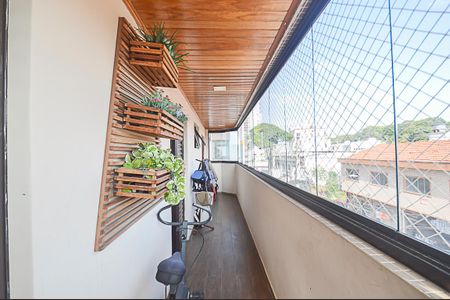 Apartamento à venda com 190m², 3 quartos e 3 vagas Apartamento à venda com 190m², 3 quartos e 3 vagasSacada