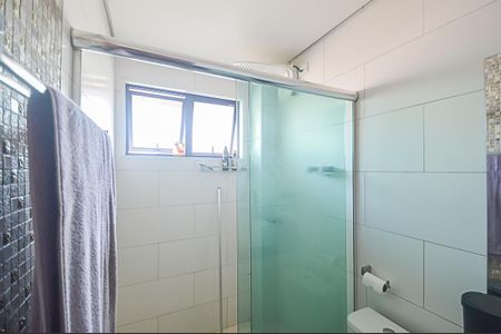 Apartamento à venda com 190m², 3 quartos e 3 vagas Apartamento à venda com 190m², 3 quartos e 3 vagasBanheiro da Suíte 2