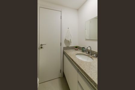 Studio para alugar com 27m², 1 quarto e 1 vaga Studio para alugar com 27m², 1 quarto e 1 vagaBanheiro