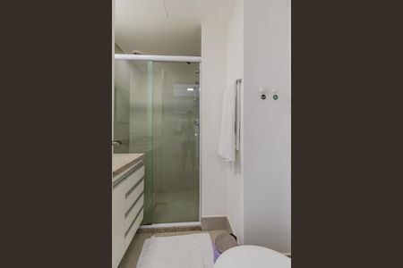 Studio para alugar com 27m², 1 quarto e 1 vaga Studio para alugar com 27m², 1 quarto e 1 vagaBanheiro