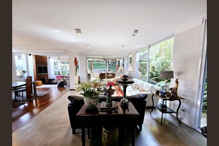 Casa à venda com 444m², 4 quartos e 2 vagas