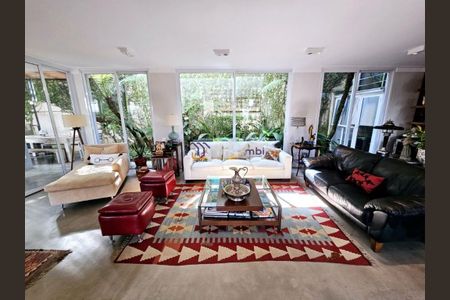 Casa à venda com 444m², 4 quartos e 2 vagas