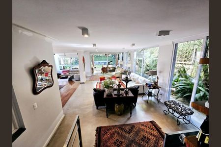 Casa à venda com 444m², 4 quartos e 2 vagas