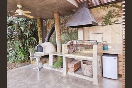 Casa à venda com 444m², 4 quartos e 2 vagas