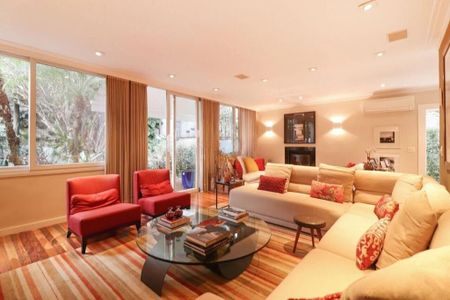 Casa à venda com 350m², 3 quartos e 4 vagas