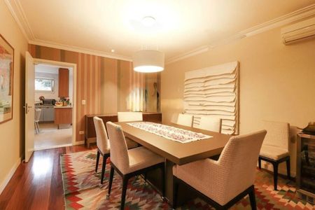 Casa à venda com 350m², 3 quartos e 4 vagas