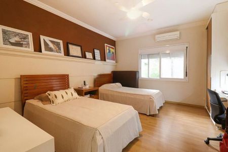 Casa à venda com 350m², 3 quartos e 4 vagas