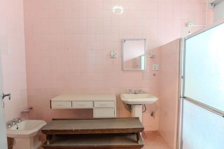 Apartamento para alugar com 126m², 3 quartos e sem vaga Apartamento para alugar com 126m², 3 quartos e sem vagaBanheiro