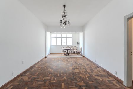 Apartamento para alugar com 126m², 3 quartos e sem vaga Apartamento para alugar com 126m², 3 quartos e sem vagaSala