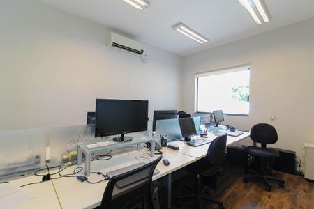 Casa à venda com 500m², 5 quartos e 2 vagas Casa à venda com 500m², 5 quartos e 2 vagasQuarto 5