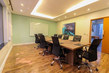 Casa à venda com 500m², 5 quartos e 2 vagas Casa à venda com 500m², 5 quartos e 2 vagasSala