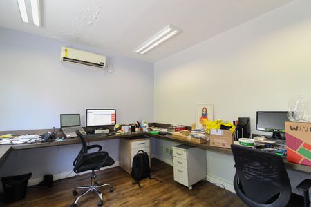 Casa à venda com 500m², 5 quartos e 2 vagas Casa à venda com 500m², 5 quartos e 2 vagasQuarto 2