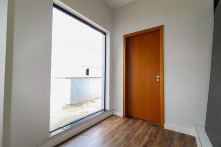 Casa à venda com 500m², 5 quartos e 2 vagas Casa à venda com 500m², 5 quartos e 2 vagasCorredor - Piso Superior