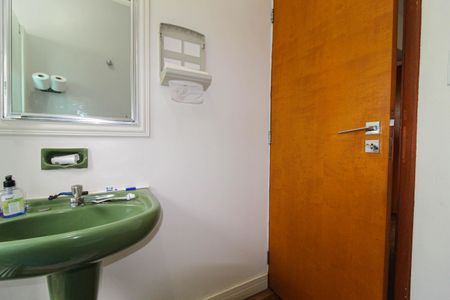 Casa à venda com 500m², 5 quartos e 2 vagas Casa à venda com 500m², 5 quartos e 2 vagasBanheiro 3