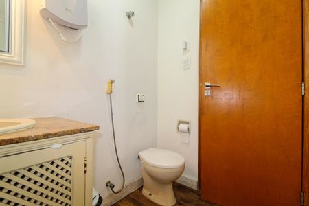 Casa à venda com 500m², 5 quartos e 2 vagas Casa à venda com 500m², 5 quartos e 2 vagasBanheiro 1